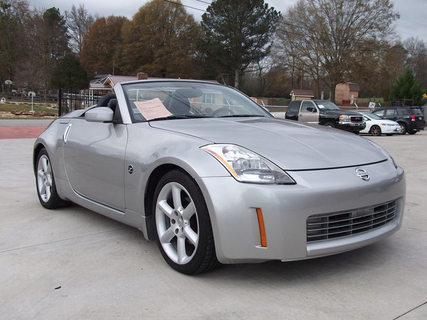 2004 Nissan 350Z Roadster null photo 2