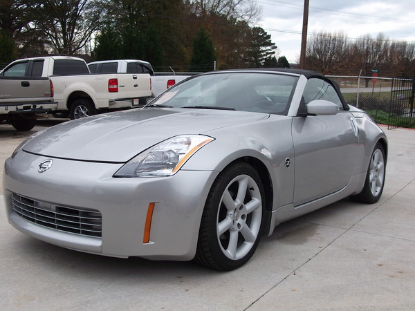 2004 Nissan 350Z Roadster null photo 9