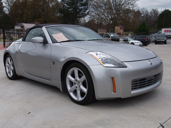 2004 Nissan 350Z Roadster null photo 13