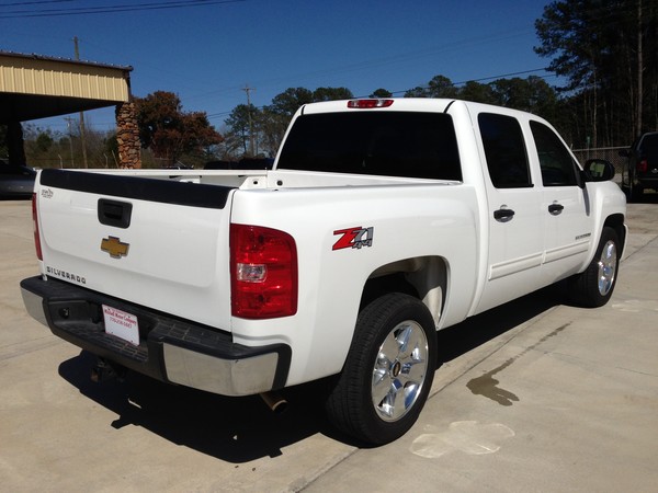 2010 Chevrolet Silverado 1500 LT photo 4