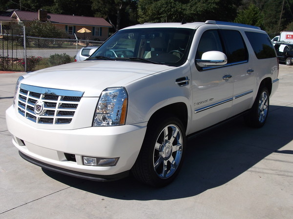 Cadillac Escalade ESV's photo