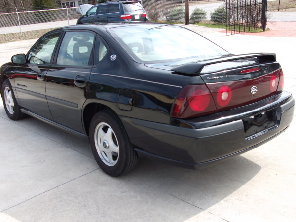 2000 Chevrolet Impala LS photo 4