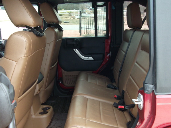 2012 Jeep Wrangler Unlimited null photo 5